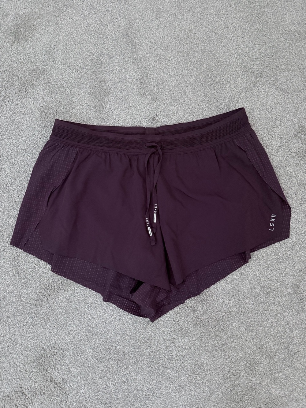 LSKD Accelerate mid-rise Women's midnight-plum lined Running Shorts